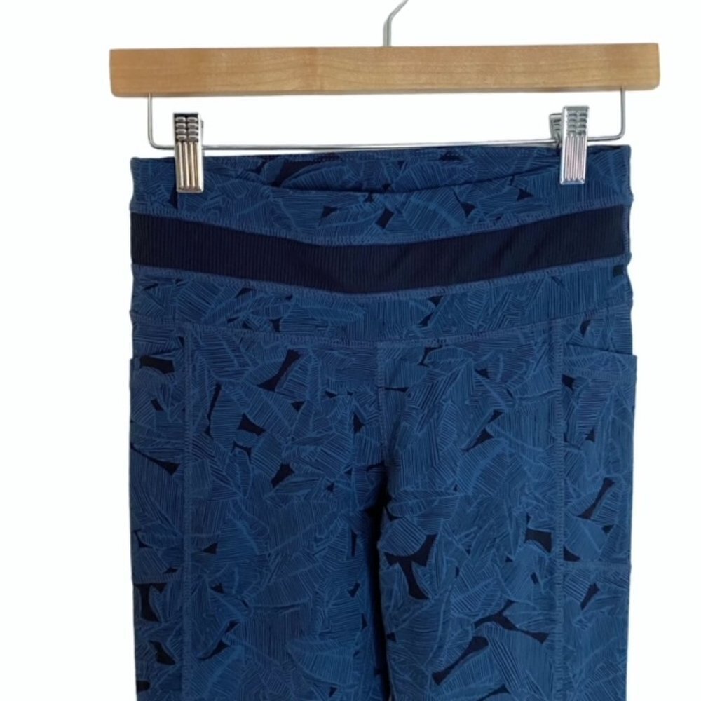 Athleta Tropical Excursion Tight Small - image 7